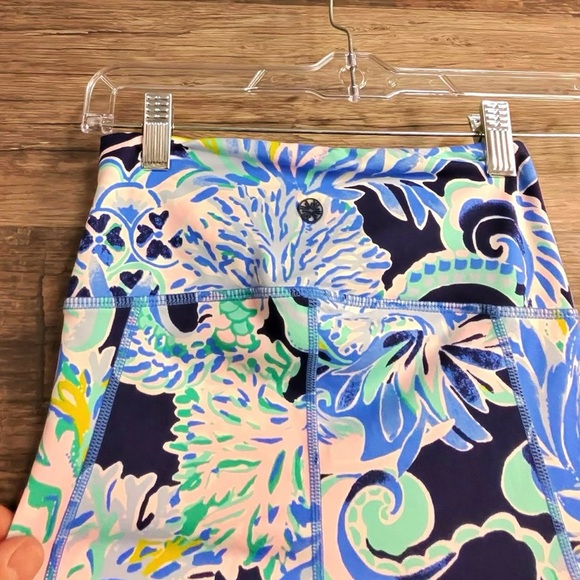 Lilly Pulitzer Luxletic Blue Multicolor Patterned Leggings - Picture 4 of 9
